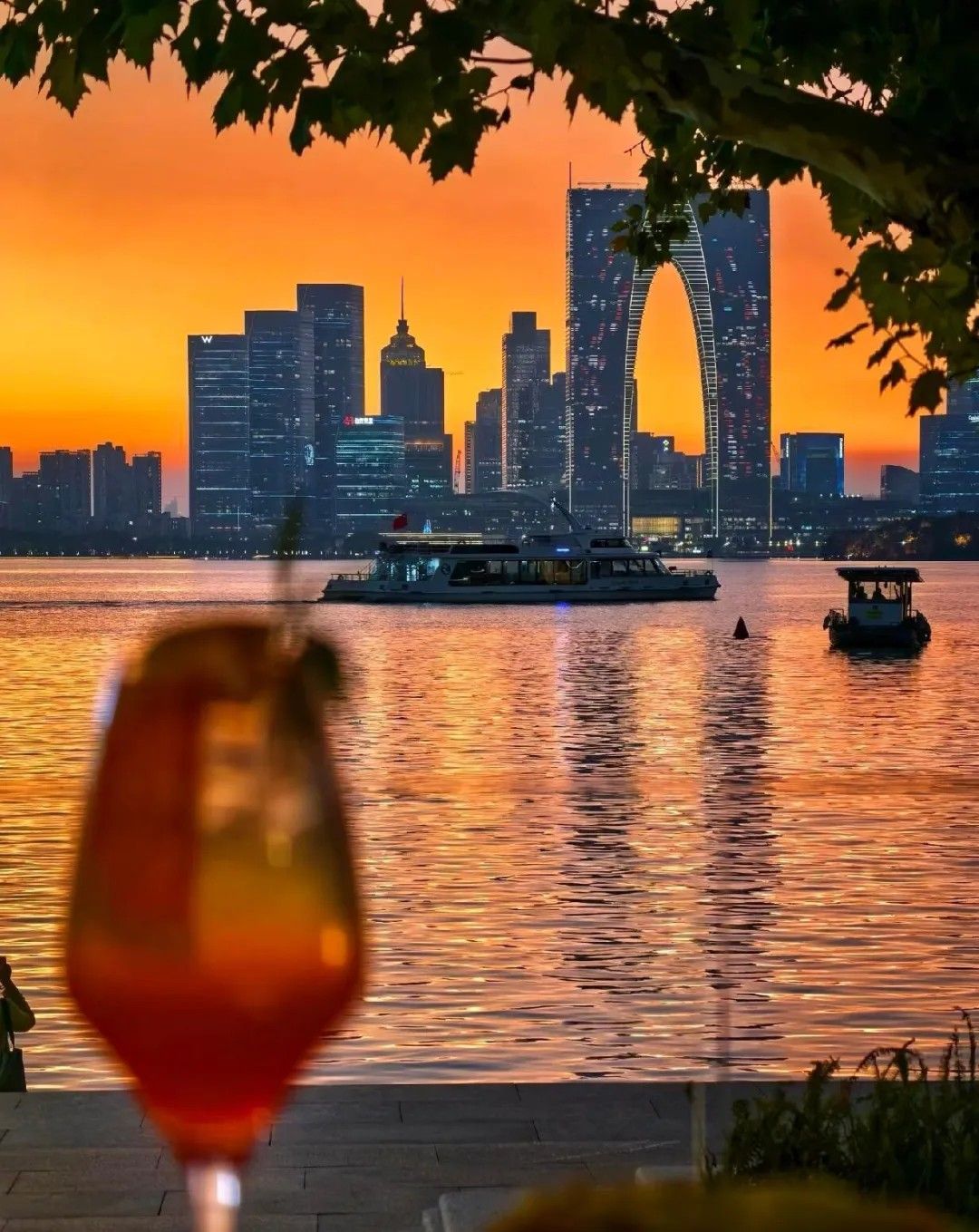 jinji_lake_sunset_view.jpg